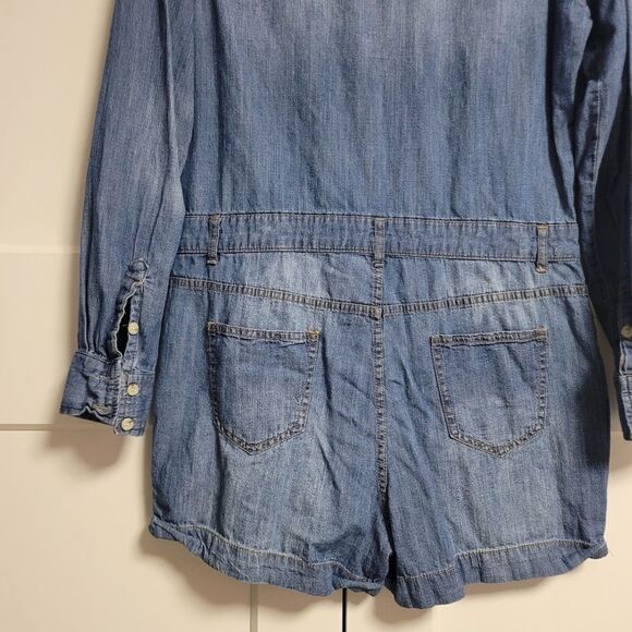 Universal thread long sleeve romper - Picture 8 of 9